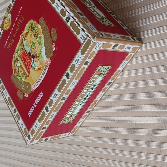 Romeo Y Julieta Empty Wood Cigar Box - Picture 5 of 10